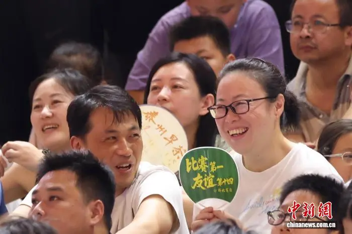 家电卖场, 溢出效应持, 购物中心设