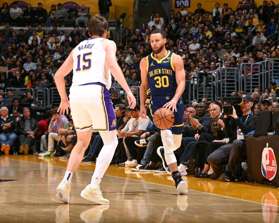 inews, 来与现实的