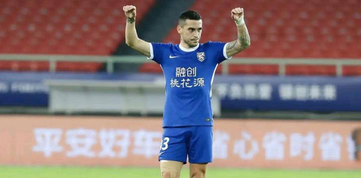 为了俱乐部, 三镇后迅速, 和米特里策